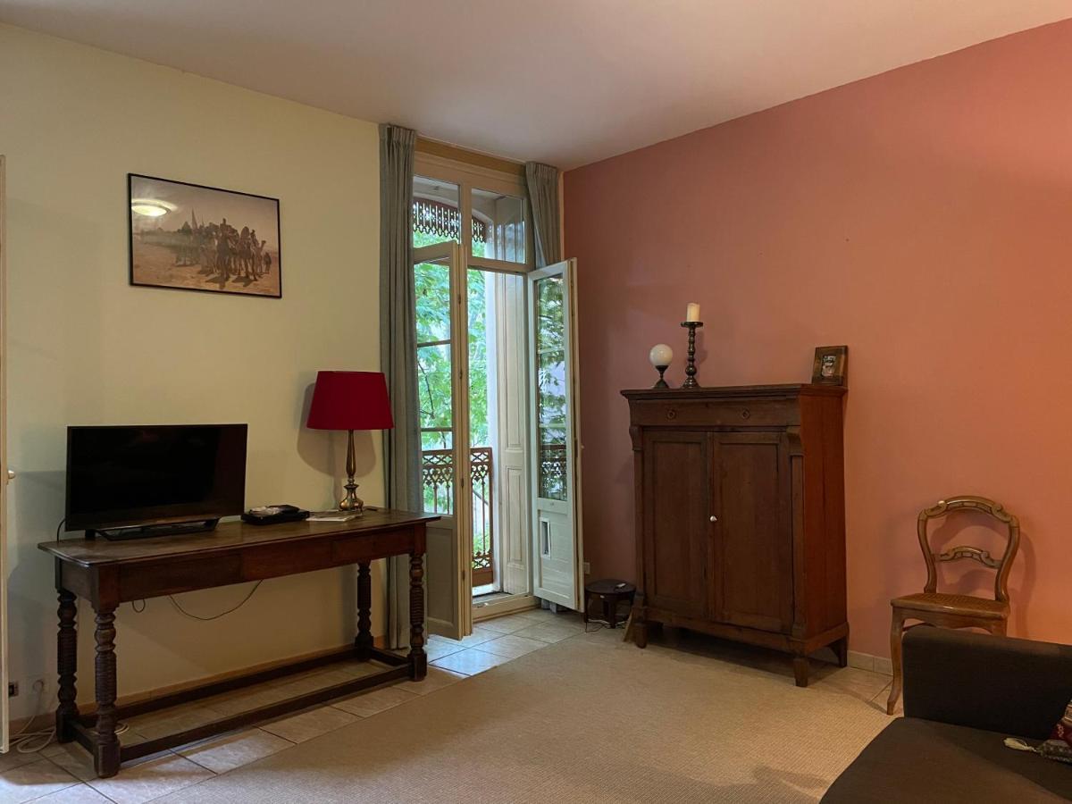 One Bedroom Apartment Place De L'Eglise, เซเรต์ ภายนอก รูปภาพ