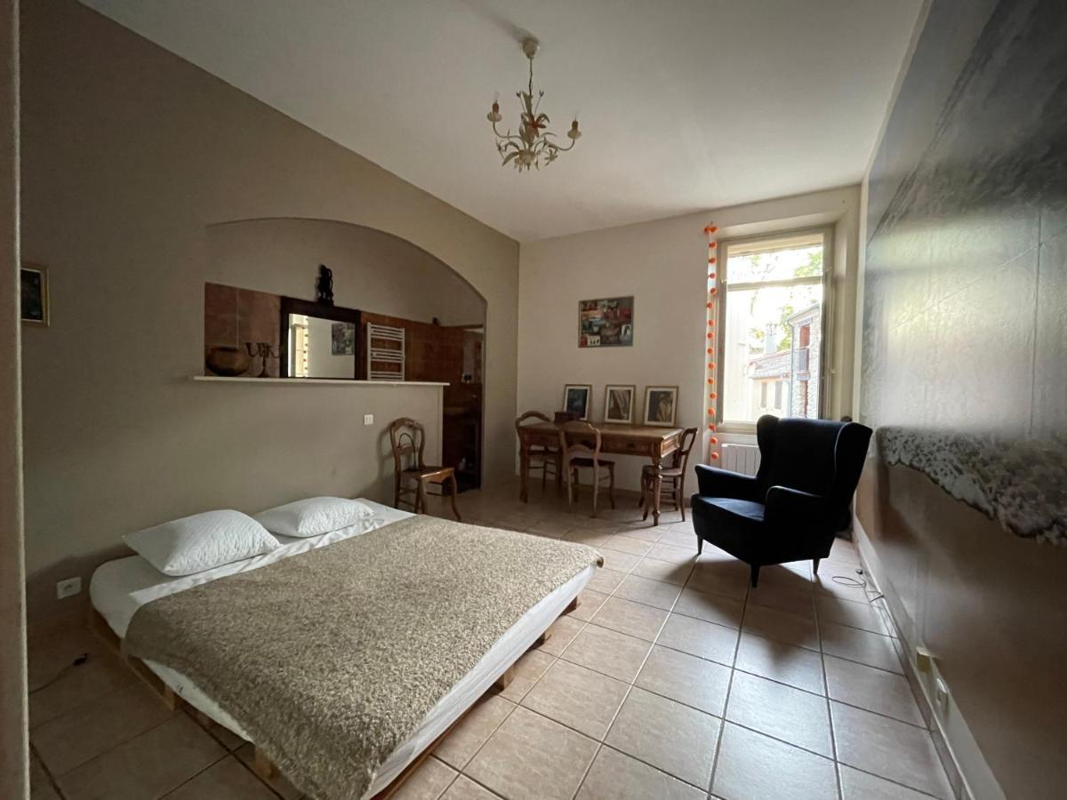 One Bedroom Apartment Place De L'Eglise, เซเรต์ ภายนอก รูปภาพ